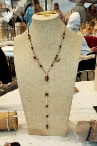 Bijoux naturels et lithotherapie Vittel Alchimie interieure Delphine Jacquotte